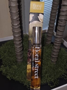 Wild Vanilla Orchid Rollerball Perfume - Amber